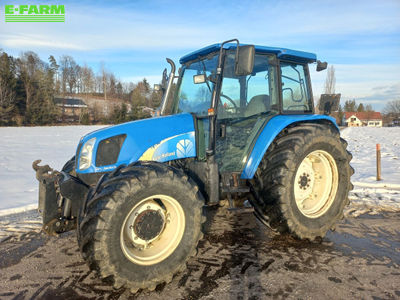 E-FARM: New Holland TL100 A - Tractor - id BWNKSSK - €28,761 - Year of construction: 2004 - Engine hours: 12,400,Engine power (HP): 100,Austria