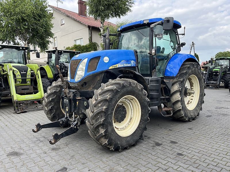 E-FARM: New Holland T7040 - Tractor - id UHWQUZY - 34.987 € - Año: 2009 - Horas: 8400,Potencia del motor: 180,Polonia