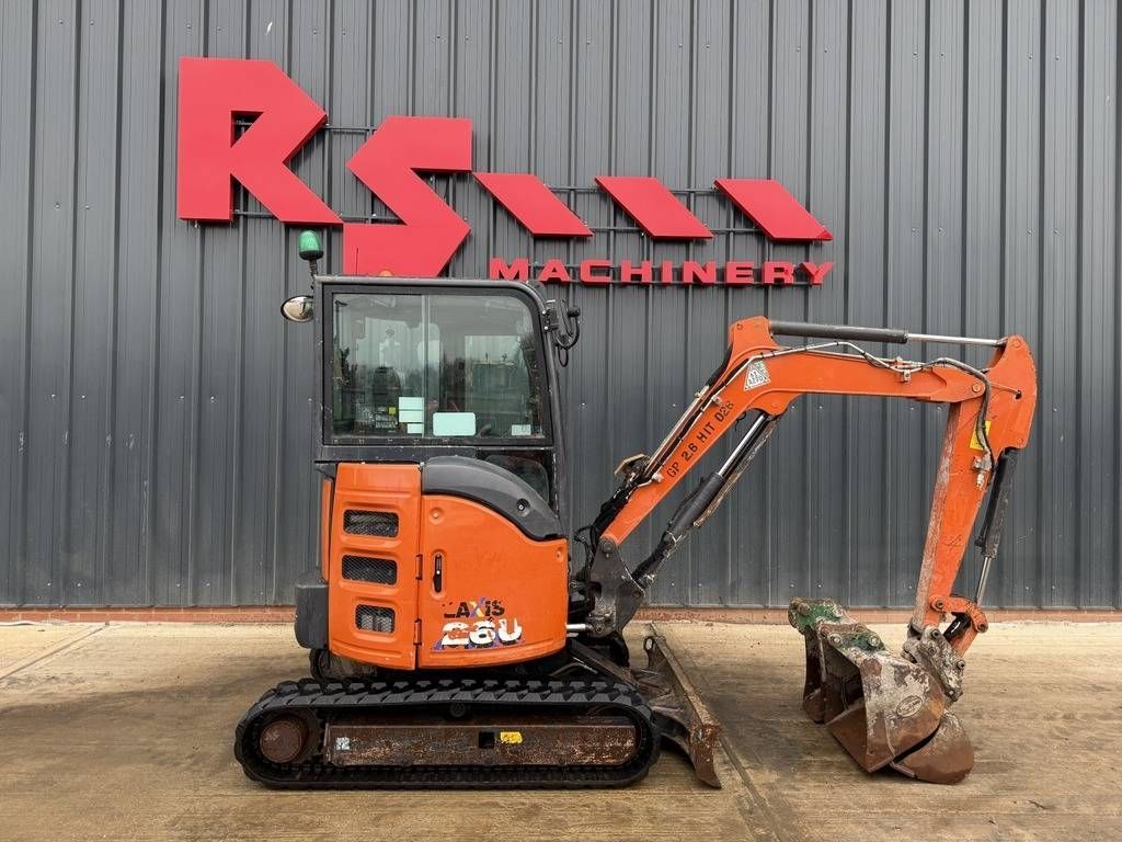 E-FARM: Hitachi ZX26U-6 - Mini excavator - id IBEWRVT - 25.029 EUR