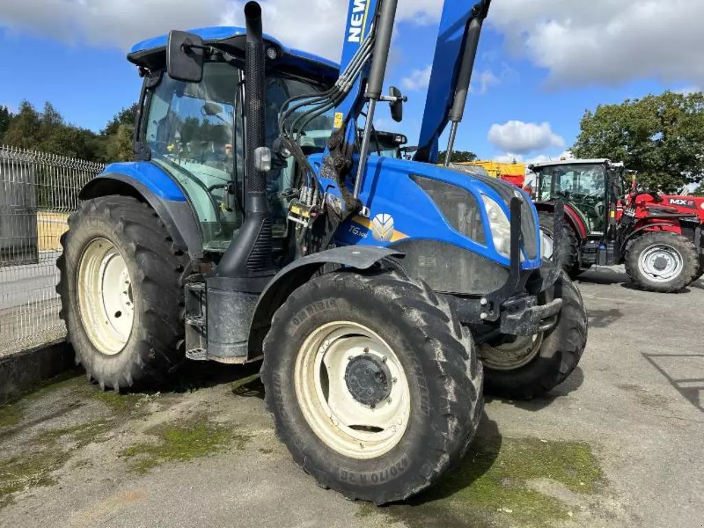 E-FARM: New Holland T6.145 - Tracteur - id RDGSRBQ - 48 000 € - Année: 2017 - France