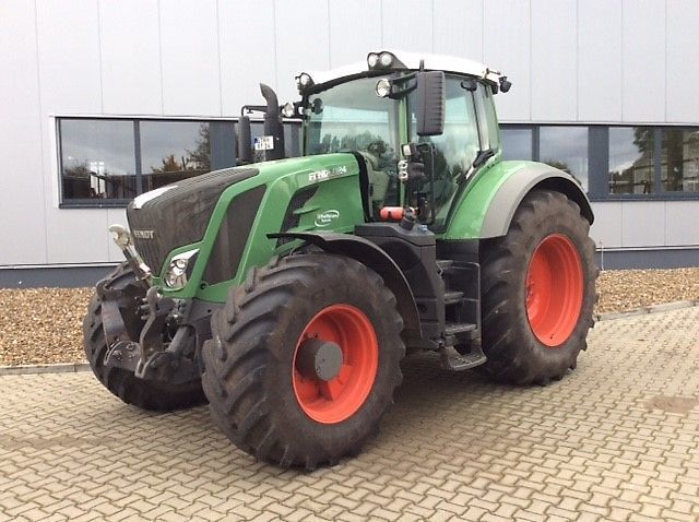 Fendt 824 Vario Profi Traktor 99 000 EUR