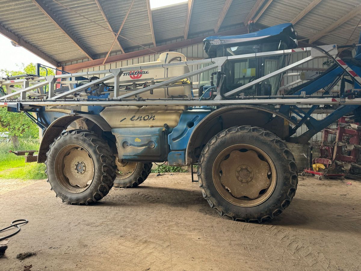 E-FARM: Matrot xénon stabilis - Opryskiwacz - id L4UKNIR - 90 000 € - Rok produkcji: 2016 - Motogodziny: 2 750,Francja