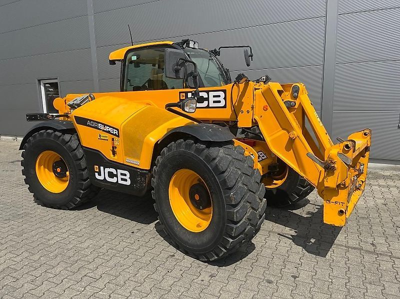 E-FARM: JCB 542-70 AGRI Super - Chargeur télescopique  - id IZ5VQUV - 59 900 € - Année: 2019 - Lecture du nombre d'heure: 5 200,Puissance du moteur (chevaux): 147,Allemagne