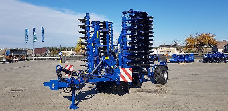 E-FARM: Rolmako u 693 - 4,5 mh - mit long smart fahrwerk - Tallerkenharver og skiveharve - id HRG8CGP - 22.190 € - Produktionsår: 2025 - Tyskland
