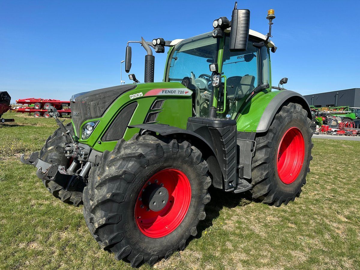 E-FARM: Fendt 720 Vario - Tractor - id VA3I2BK - 133.000 EUR - Anul: 2018 - Citeste ore: 4.237,Muterea motorului: 185,Franța