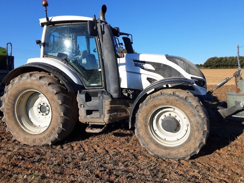 E-FARM: Valtra T154 Versu - Traktor - id NWUK7AR - 59 000 € - Rok produkcji: 2017 - Motogodziny: 4673,Francja