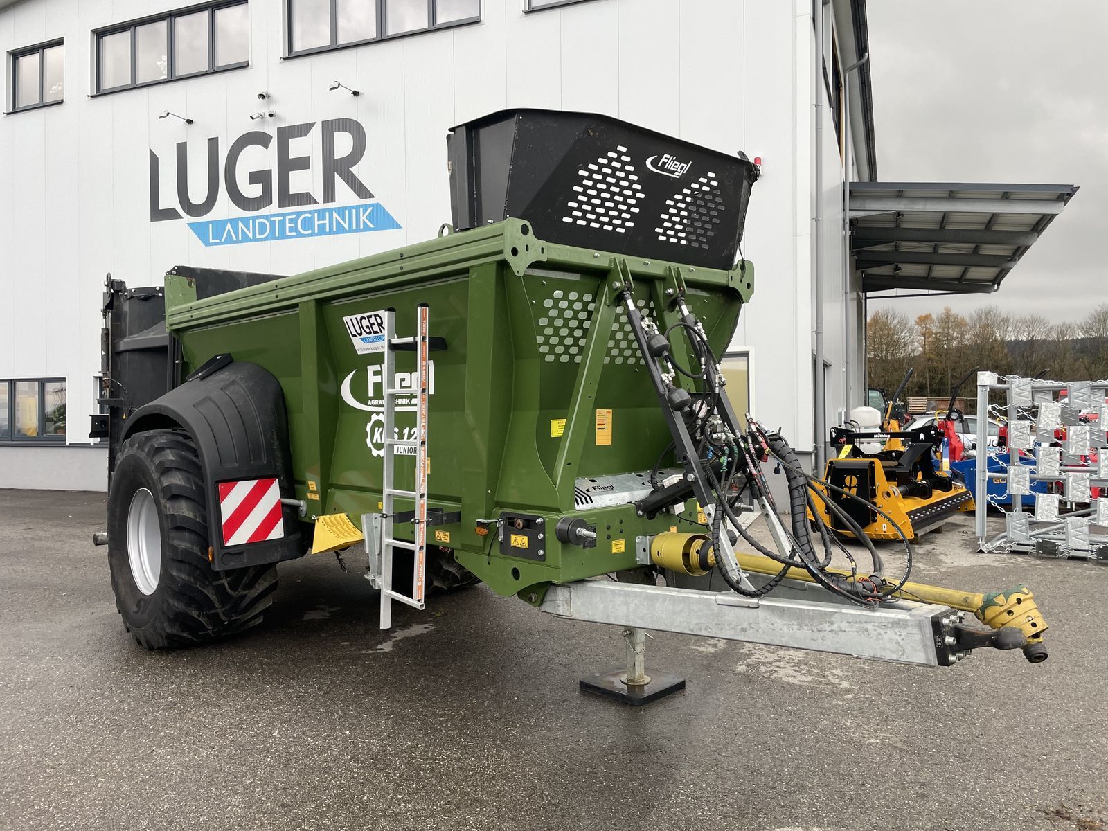 E-FARM: Fliegl kds 120 juniorxl einachs - Mist- und Kompoststreuer - id BKWY83A - 34.000 € - Baujahr: 2023 - Österreich