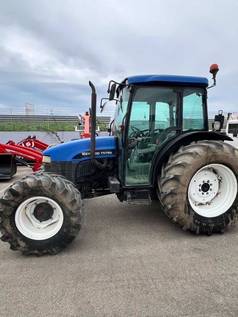 New Holland TN 75 Trattore 20.000 €