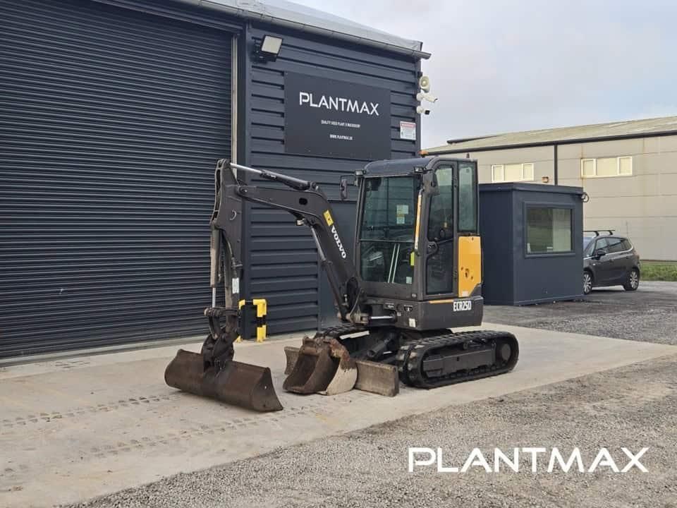 VOLVO ec25d Mini excavator €22,790