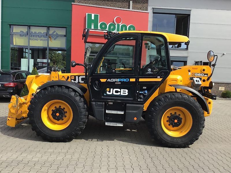 E-FARM: JCB 560-80 AGRI Pro - Telehandler - id XFMWMKQ - €65,800 - Year of construction: 2020 - Engine hours: 6,160,Engine power (HP): 145,Germany