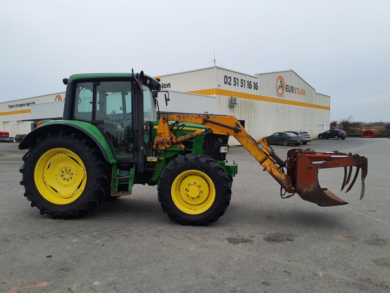 E-FARM: John Deere 6230 - Trattore - id HNMELT5 - 38.000 € - Anno di costruzione: 2009 - Ore: 5.400,Potenza del motore: 95,Francia