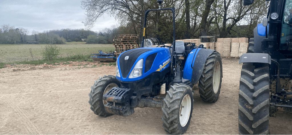 E-FARM: New Holland T4.100 LP - Tracteur - id WKECJI1 - 42 500 € - Année: 2022 - Lecture du nombre d'heure: 1 450,Puissance du moteur (chevaux): 100,France