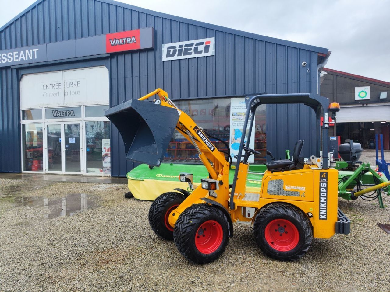 E-FARM: knikmops chargeuse km 140 - Mini loader - id EZS2CQD - France