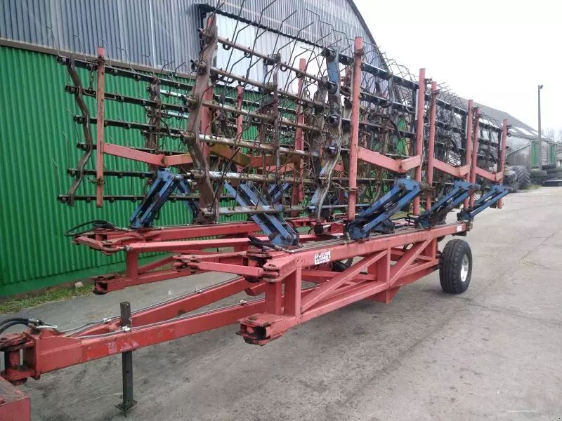 E-FARM: Hatzenbichler federzahnhackegge 18 m - Mechanical weed control - id JWKZCEE - €8,500 - Year of construction: 2007 - Germany