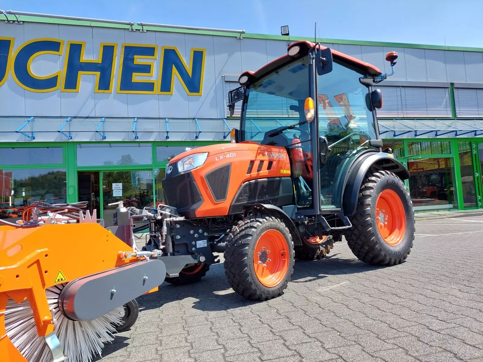 E-FARM: Kubota lx401 cab - Tracteur - id IRPHQ4H - 42 700 € - Année: 2025 - Lecture du nombre d'heure: 1,Puissance du moteur (chevaux): 40,Allemagne