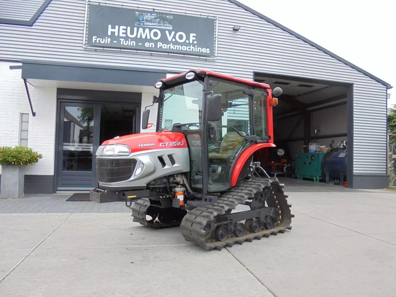 Yanmar ct 230 Tractor €20,500