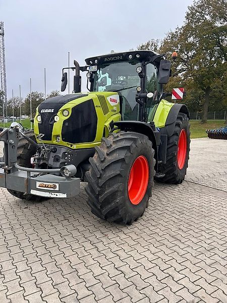 Claas Axion 810 CMATIC Tractor €117,500