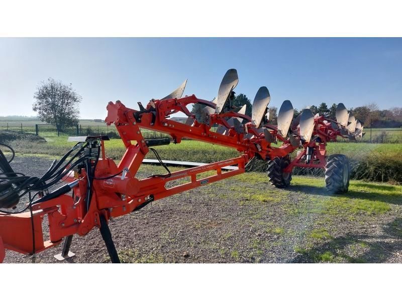 E-FARM: GREGOIRE BESSON charrue - Plov - id LFKE8U6 - 19.000 € - Produktionsår: 2013 - Frankrig