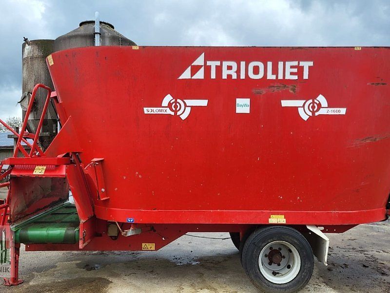 E-FARM: TRIOLIET Solomix 2 - 1600 - Przyczepa do mieszania paszy - id YIFEMFW - 11 000 € - Rok produkcji: 2012 - Niemcy