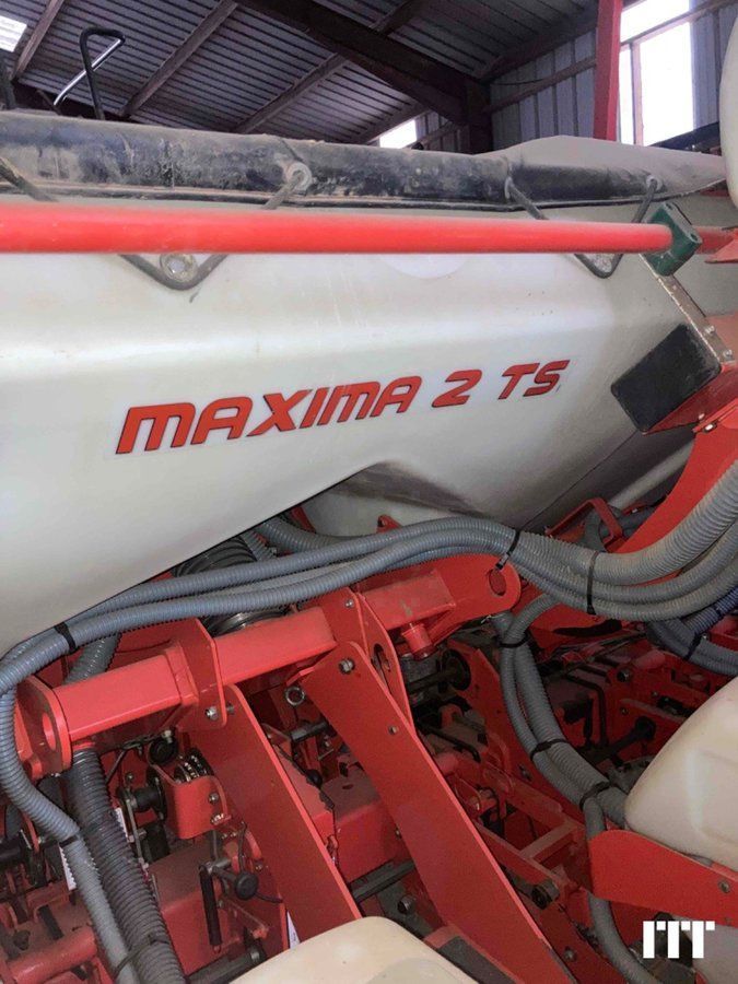 E-FARM: Kuhn maxima - Einzelkornsämaschine - id PHQAX5Z - 16.000 € - Baujahr: 2012 - Frankreich