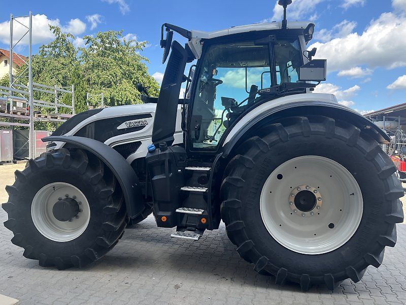 E-FARM: Valtra Q305 - Tractor - id QHWC18S - Year of construction: 2024 - Engine hours: 10,Engine power (HP): 300,Germany