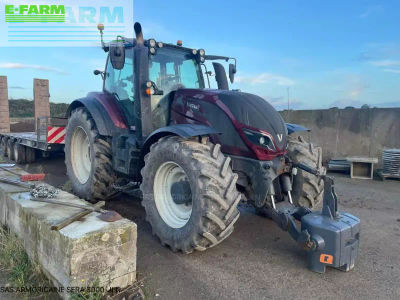 E-FARM: Valtra T214 - Tractor - id WQJIE3V - €90,000 - Year of construction: 2020 - Engine hours: 3,600,Engine power (HP): 215,France