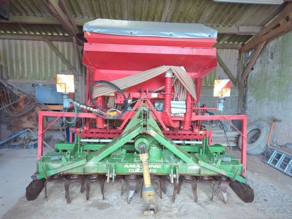 E-FARM: Kverneland 3m - Kombi-såmaskine - id HKS3CAJ - 10.000 € - Produktionsår: 2002 - Frankrig