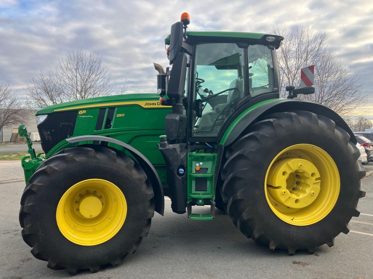 John Deere 6R 250 Tractor €175,000