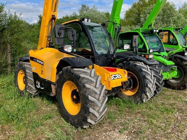 E-FARM: JCB 532-70 AGRI Super - Chargeur télescopique  - id AEYSPIX - 58 000 € - Année: 2019 - Lecture du nombre d'heure: 5 500,France