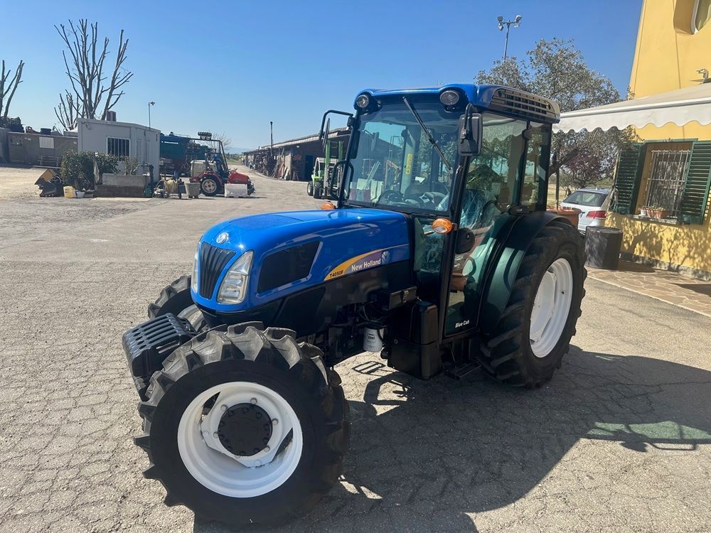 New Holland T 4050 F Traktor