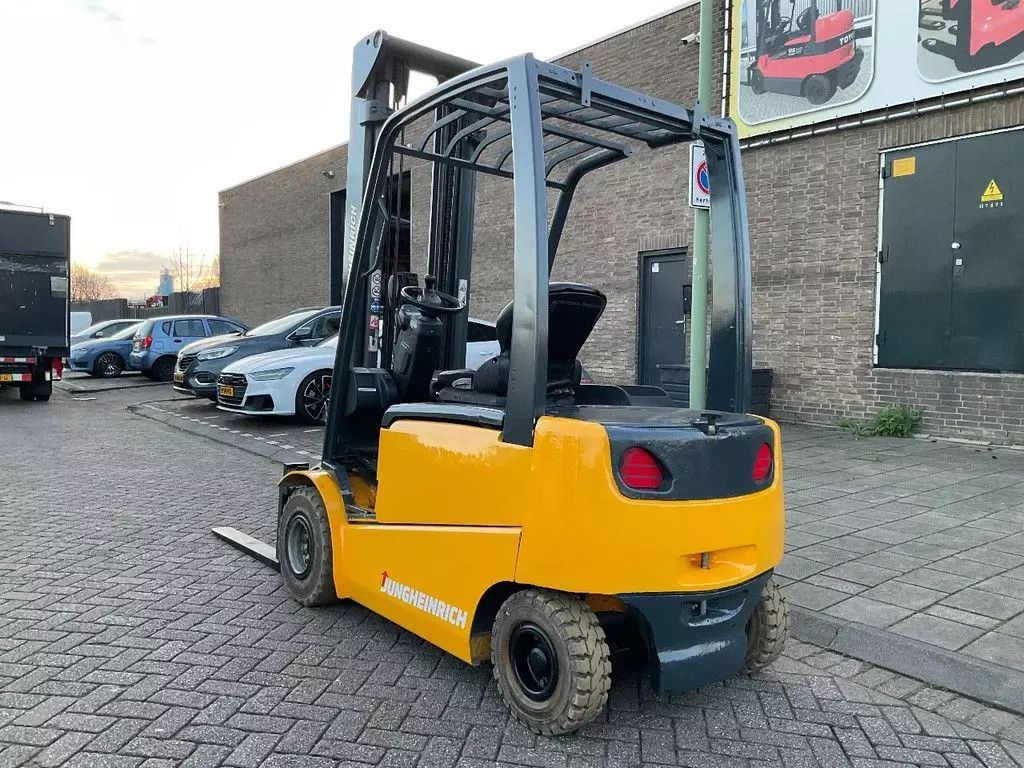 JUNGHEINRICH efg 425k 2500kg 6.00meter heftruck Truck 9.950 €