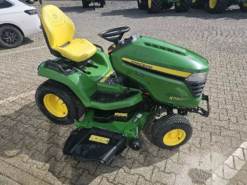 E-FARM: John Deere X590 - Tondeuse - id XUR6RS4 - 9 243 € - Année: 2022 - Allemagne