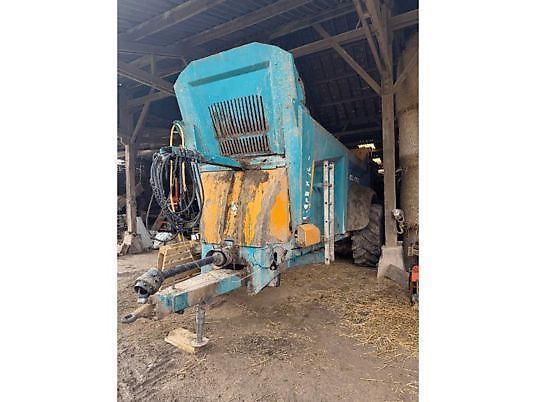 E-FARM: Rolland rollforce 5517 - Épandeur de fumier et de compost - id JDSIAAK - 18 000 € - Année: 2014 - France