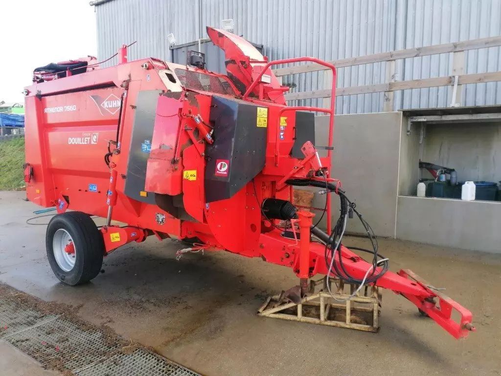 E-FARM: Kuhn athenor7560 - Désileuse pailleuse - id WVHJBWN - 13 900 € - Année: 2012 - France