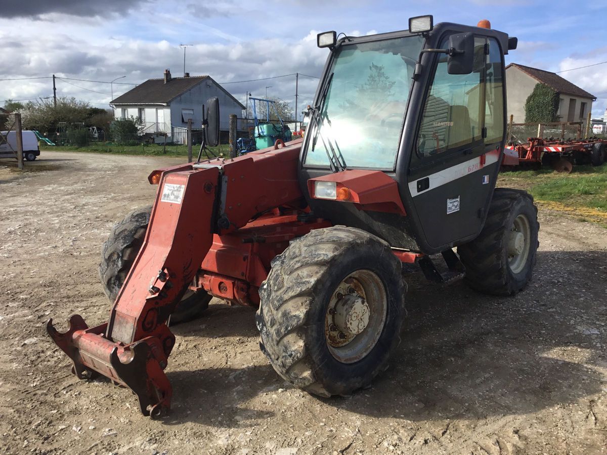 E-FARM: Manitou mlt 628 - Teleszkópos rakodó - id Q3YNGTA - 28 000 EUR - Gyártási év: 1998 - Üzemóra (motor): 5800,Franciaország
