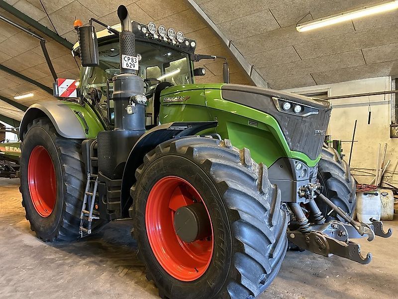 E-FARM: Fendt 1038 Vario - Tracteur - id KGPZGWQ - 174 287 € - Année: 2020 - Lecture du nombre d'heure: 7 352,Danemark