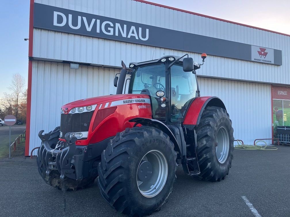 E-FARM: Massey Ferguson 8690 - Traktor - id MXXK9Q9 - 79 000 € - Rok produkcji: 2009 - Motogodziny: 4400,Moc silnika: 370,Francja