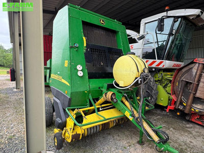E-FARM: John Deere 592 - Presă de balotat - id CVWKCDC - 9.900 EUR - Anul: 2003 - Numărul total de baloți produși: 18.000,Franța
