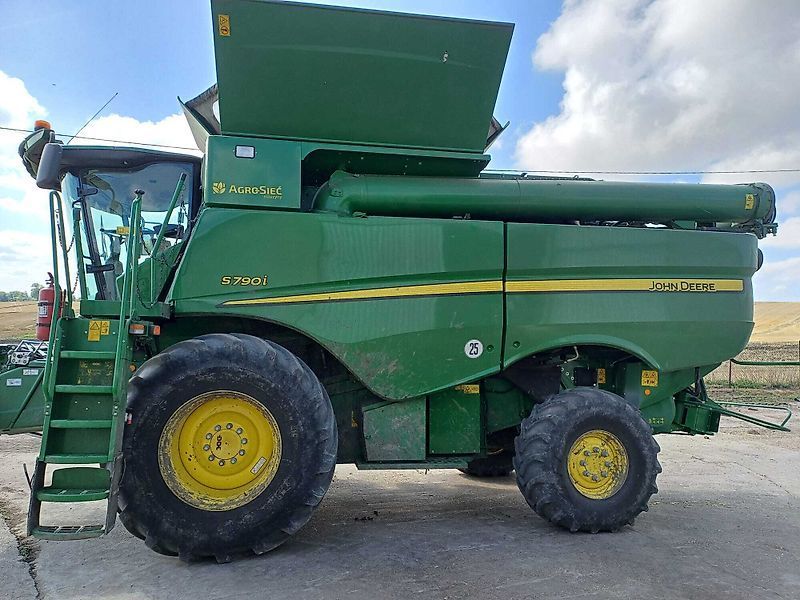 John Deere S 790 Kombajn zbożowy 257 626 €