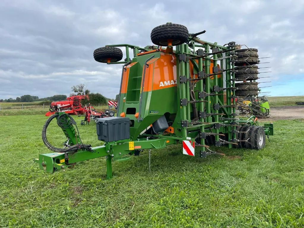 E-FARM: Amazone Cayena 6001 C - Direct Drill - id 3IHQQJB - €65,000 - Year of construction: 2017 - France