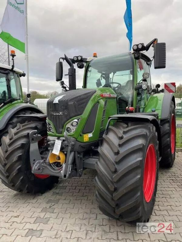 E-FARM: Fendt 724 Vario - Traktor - id N2YNDMX - Rok produkcji: 2024 - Motogodziny: 3,Moc silnika: 241,Niemcy