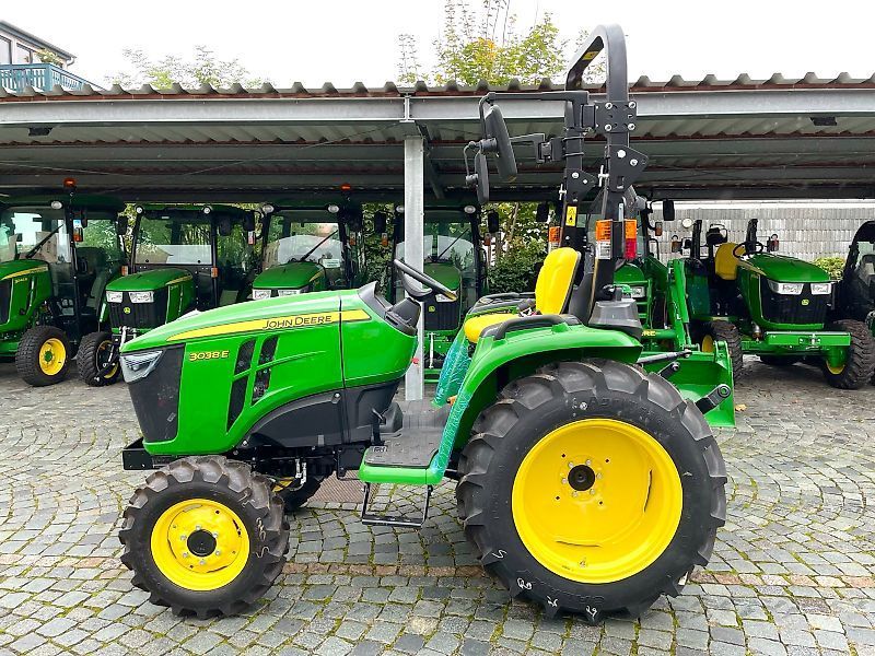 E-FARM: John Deere 3025e - Traktor - id QPHUYD1 - 17 990 € - Rok výroby: 2022 - Hodiny motoru: 2,Výkon motoru (HP): 24,Německo