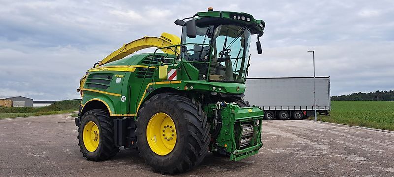 John Deere 8400 Self propelled forage harvester €155,000