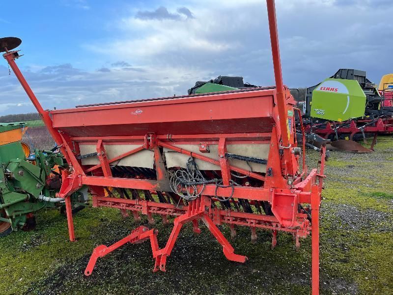 Kuhn integra 3003 Drill €3,200