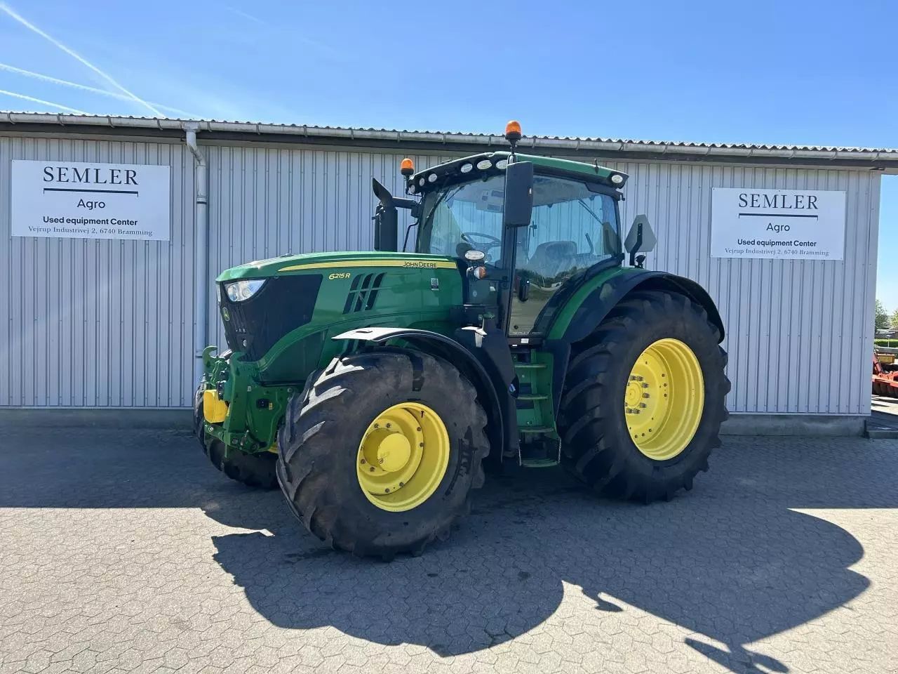 E-FARM: John Deere 6215 R - Tractor - id YRCYAYL - €127,244 - Year of construction: 2018 - Engine hours: 4,336,Engine power (HP): 214,Denmark