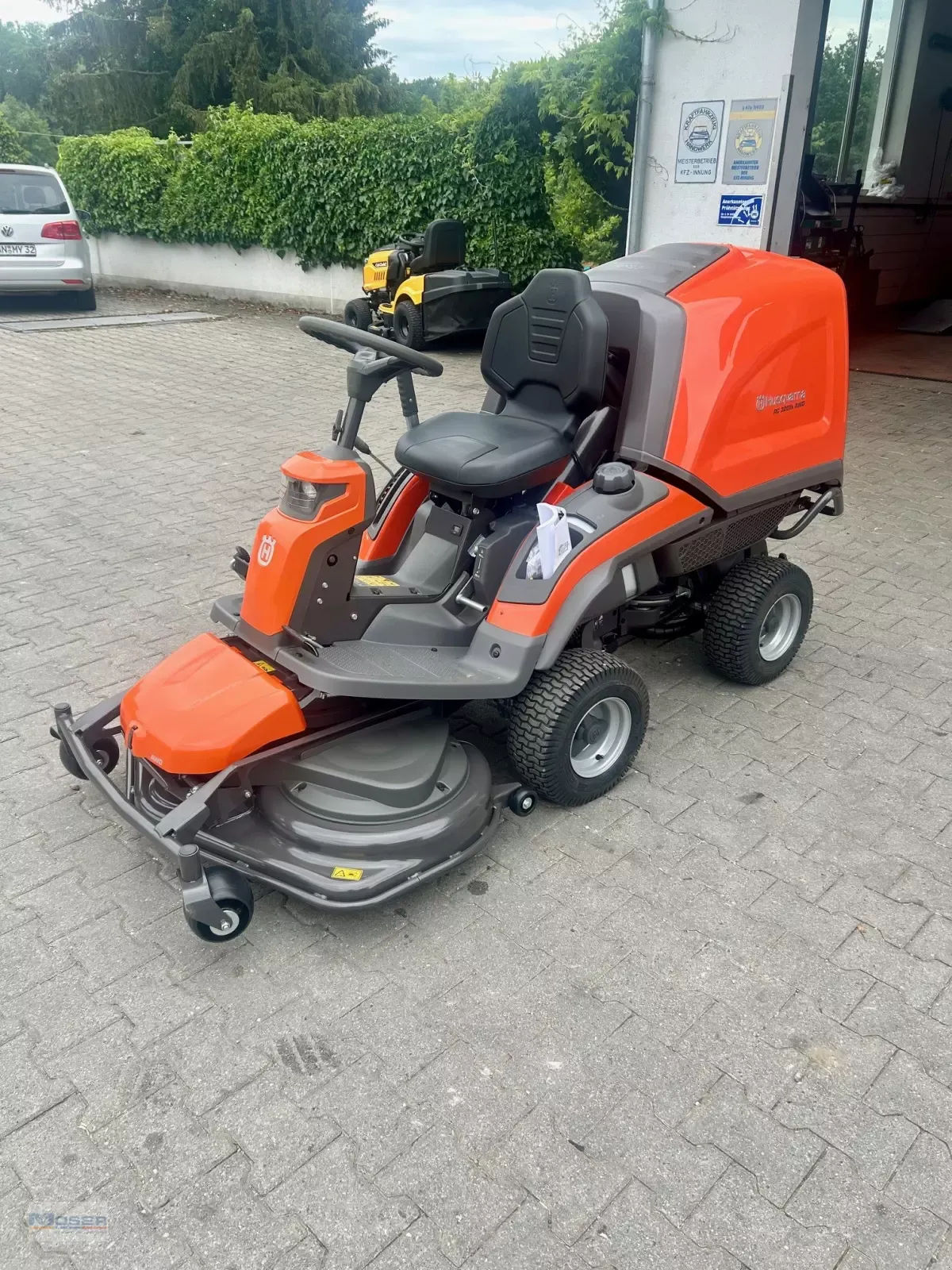 E-FARM: Husqvarna rc 320 ts awd - Cortadora de césped - id ES7D1YN - 8067 € - Año: 2025 - Alemania