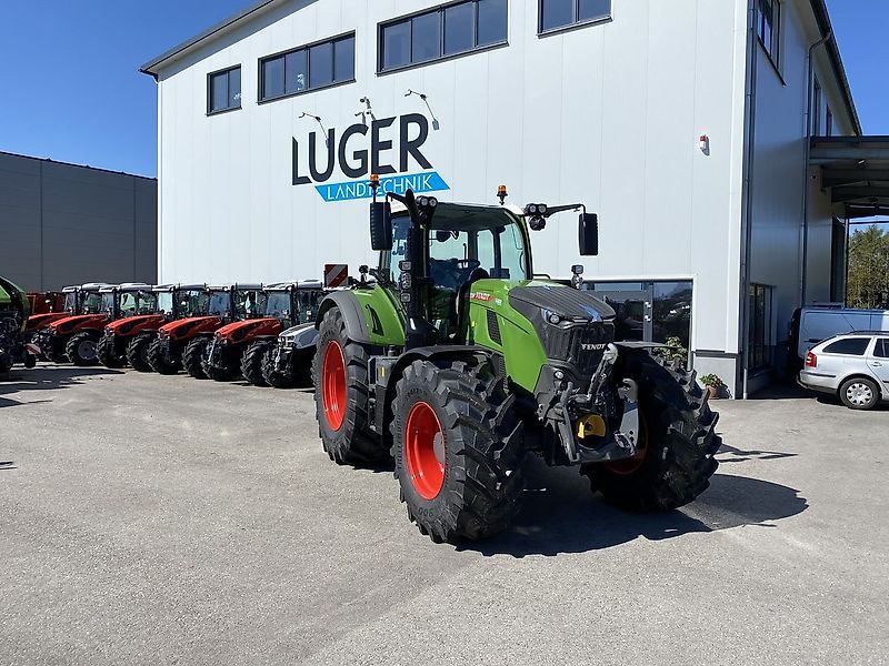 E-FARM: Fendt 728 Vario ProfiPlus - Traktor - id DHEVRZS - 259.000 € - Baujahr: 2024 - Abgelesene Motorstunden: 121,Österreich