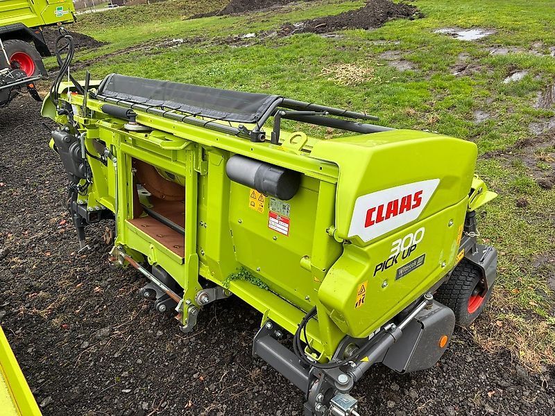 Claas Pick Up 300 Profi Contour Header €28,900