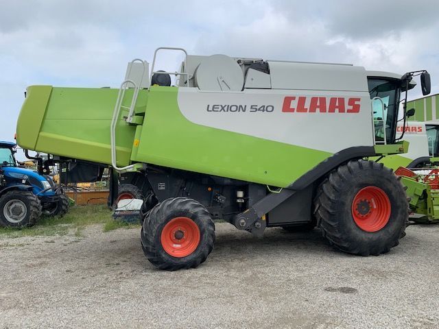E-FARM: Claas Lexion 540 - Moissoneuse-batteuse - id UPCGRBQ - Année: 2005 - Italie