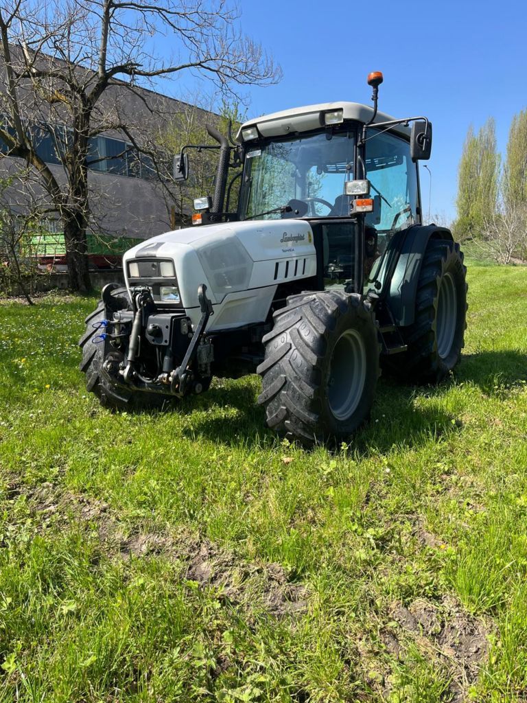E-FARM: Lamborghini Spire 90.4 - Tractor - id 6T3VIQF - 31.500 € - Año: 2015 - Horas: 6972,Potencia del motor: 90,Italia
